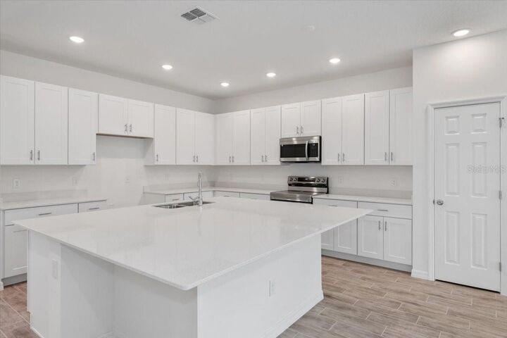 Property Photo: 2530 Raghav Trail FL 32778