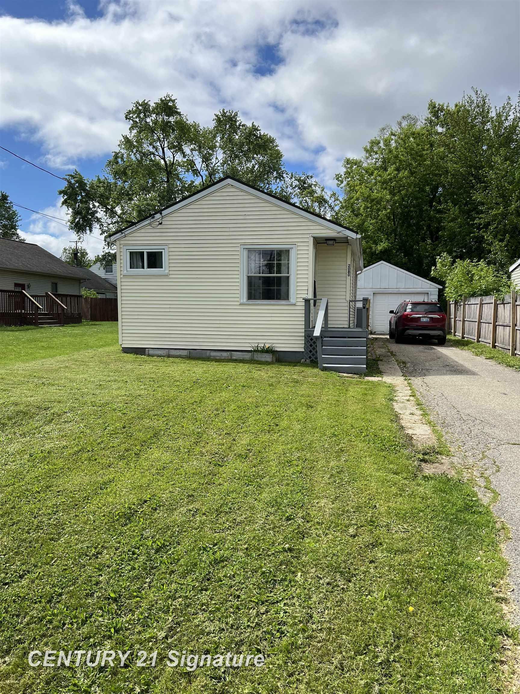 Property Photo: 2080 E Schumacher Street MI 48529