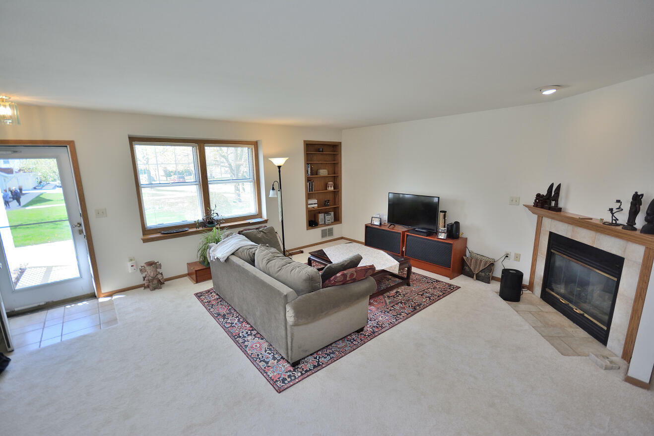 Property Photo: 5970 S Crosswinds Dr 3 WI 53110