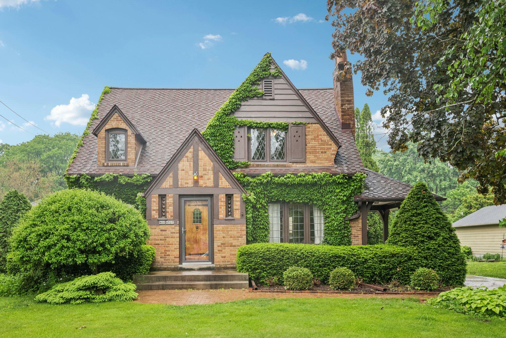 Property Photo: W66n525 Madison Ave WI 53012