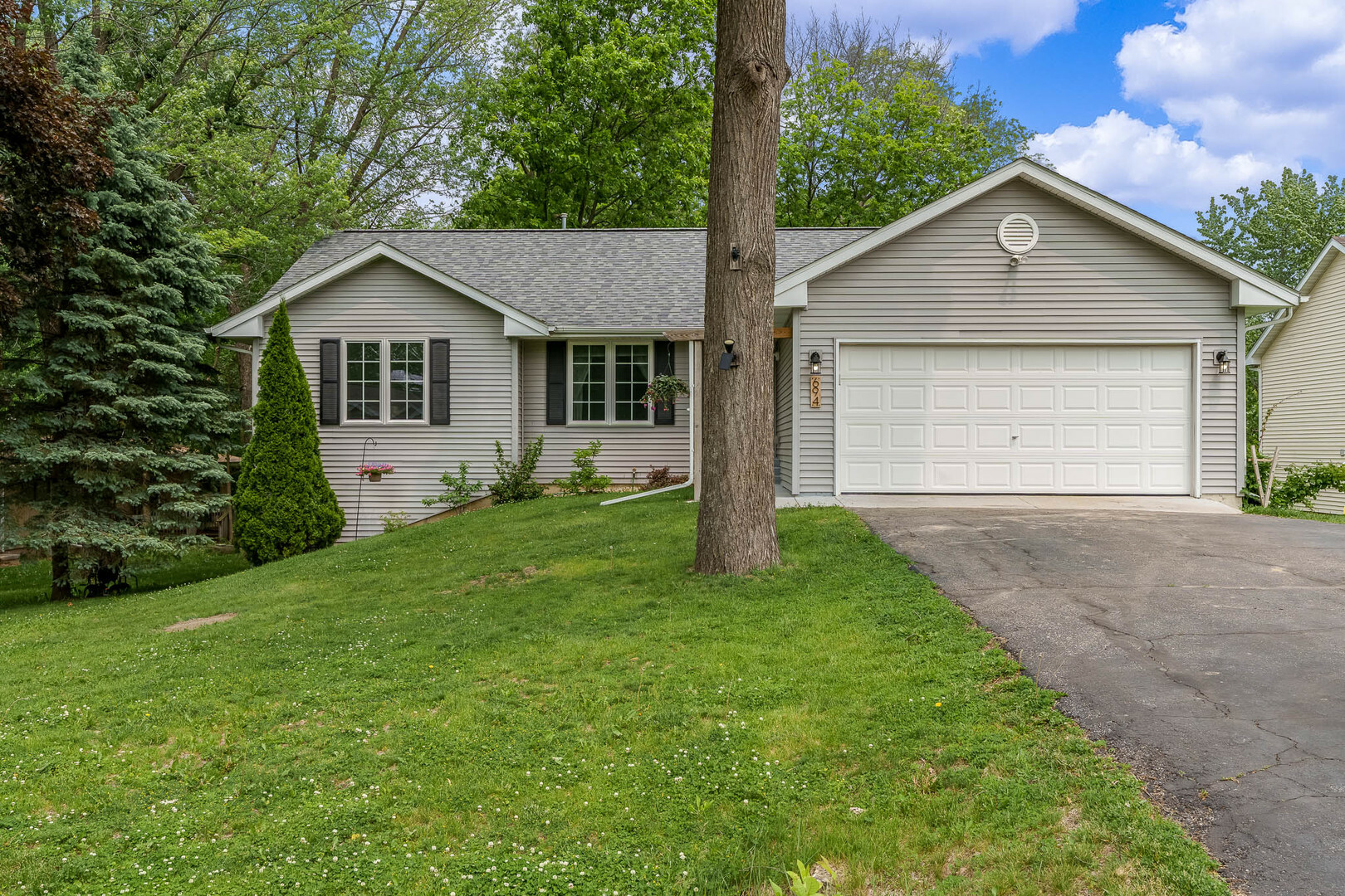 Property Photo: 694 Lake Summerset Road IL 61019
