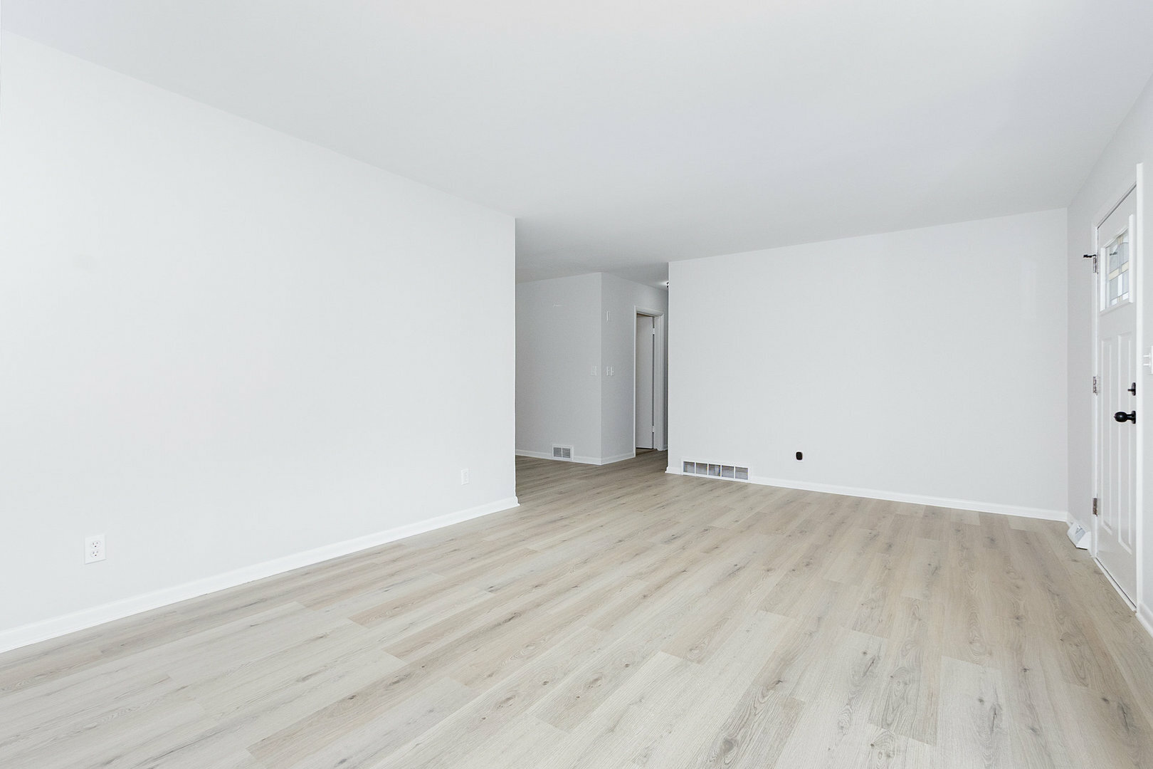Property Photo: 102 Pembroke Avenue IL 60433