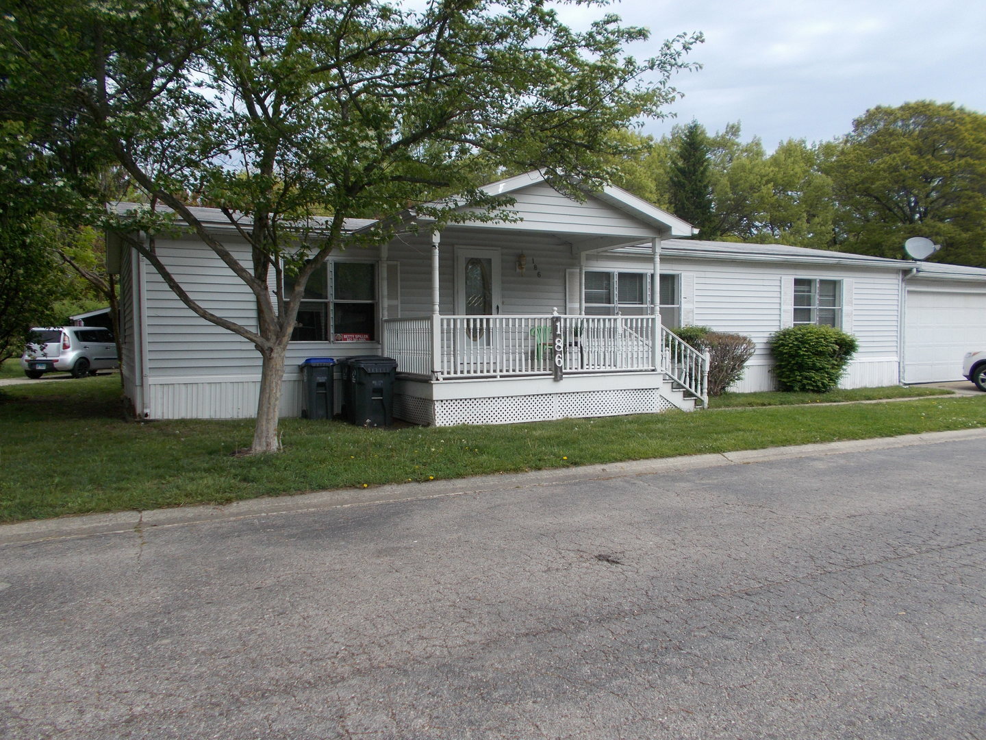 Property Photo:  38703 Sheridan Rd Road 186  IL 60099 