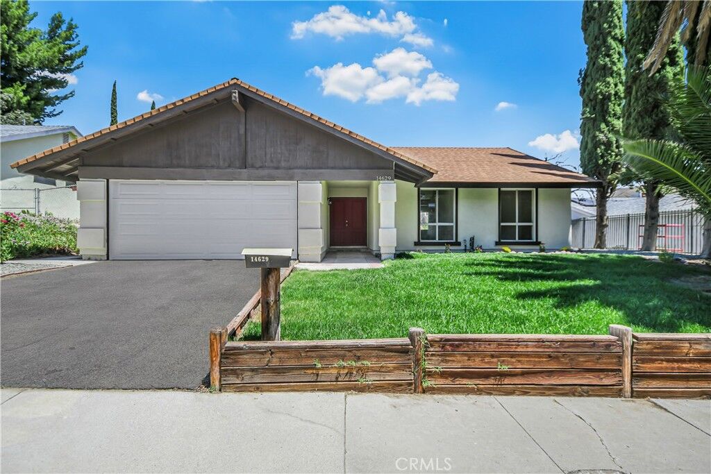 Property Photo:  14629 Camelia Hill Way  CA 91387 