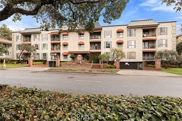 Property Photo: 330 S Mentor Avenue 233 CA 91106