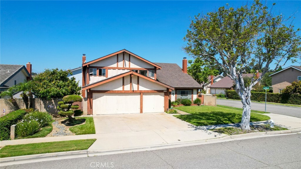 Property Photo: 18471 Santa Isadora St CA 92708