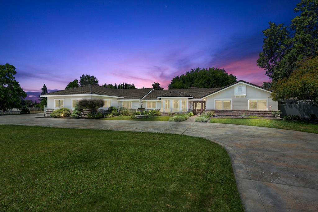 Property Photo: 8390 Eva Lane CA 95747