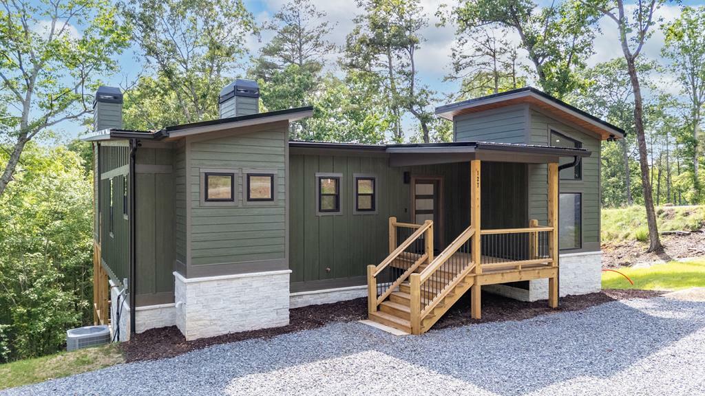 Property Photo: 127 Crystal Lane GA 30540