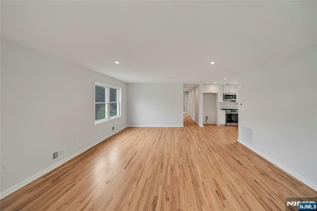 Property Photo:  800 Pleasantview Terrace  NJ 07657 