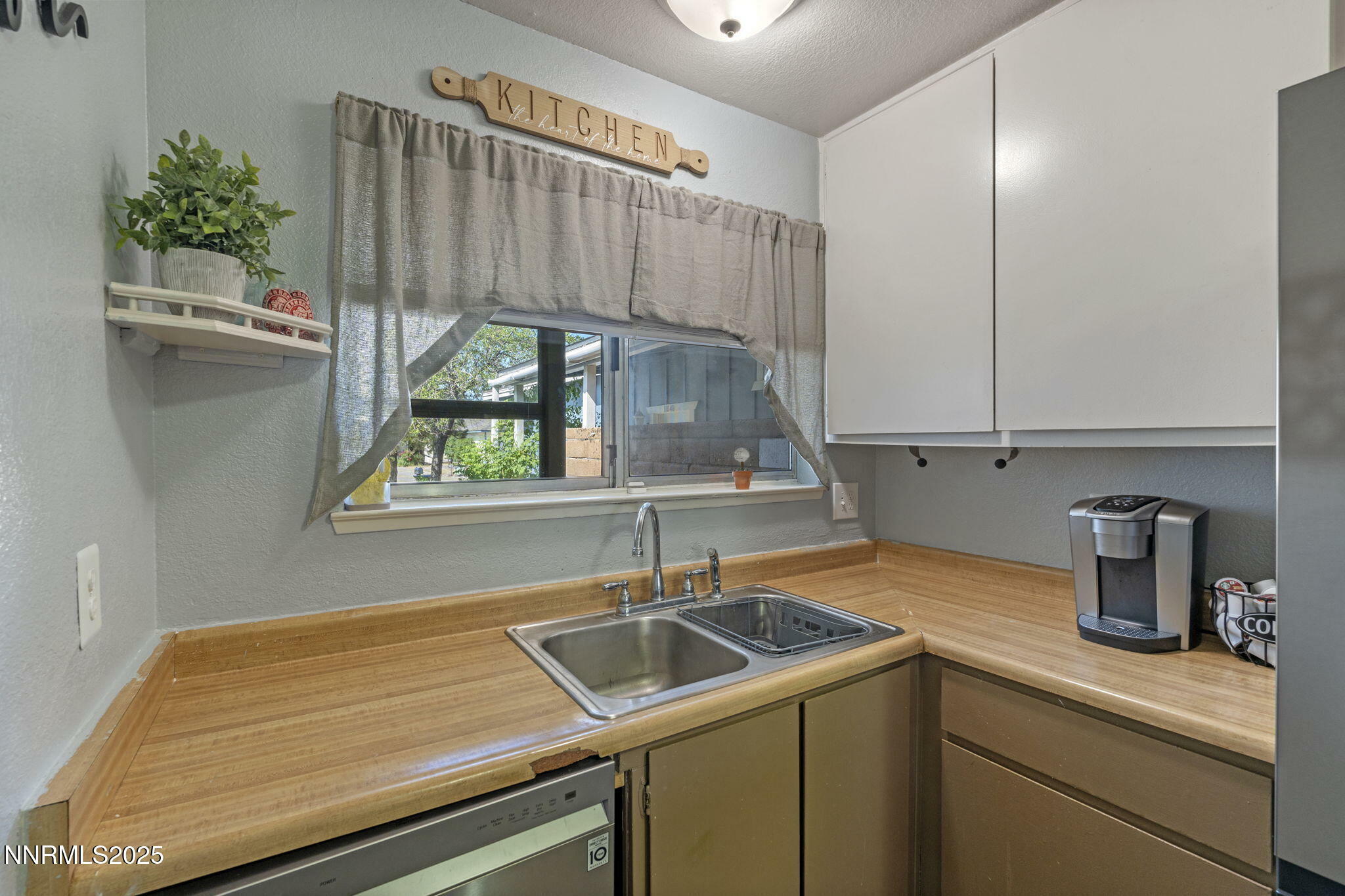 Property Photo: 11050 Zeolite Drive NV 89506