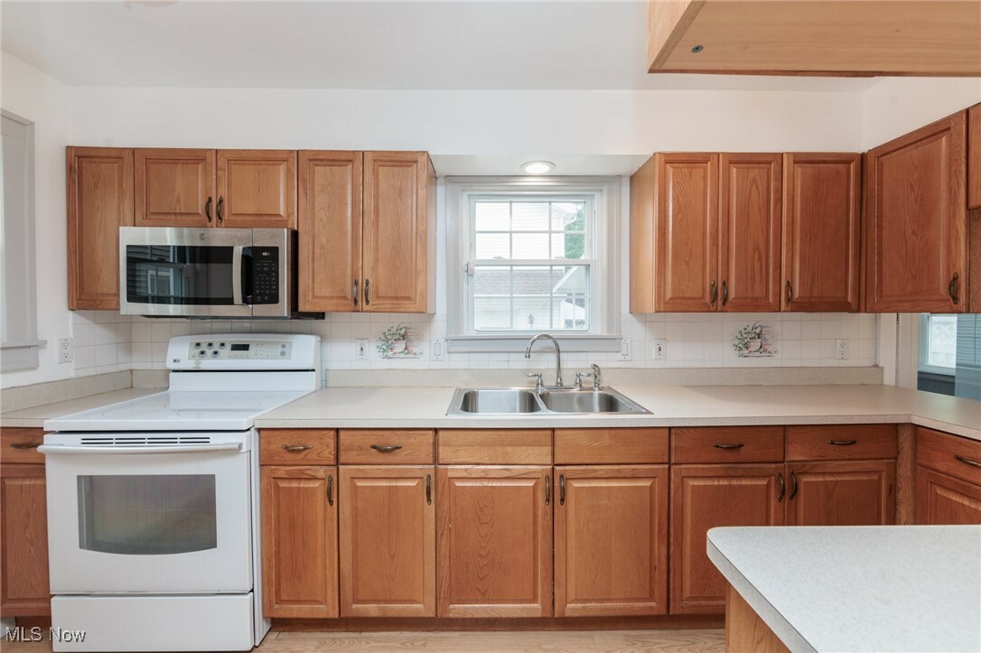 Property Photo: 2224 Emily Avenue OH 44107
