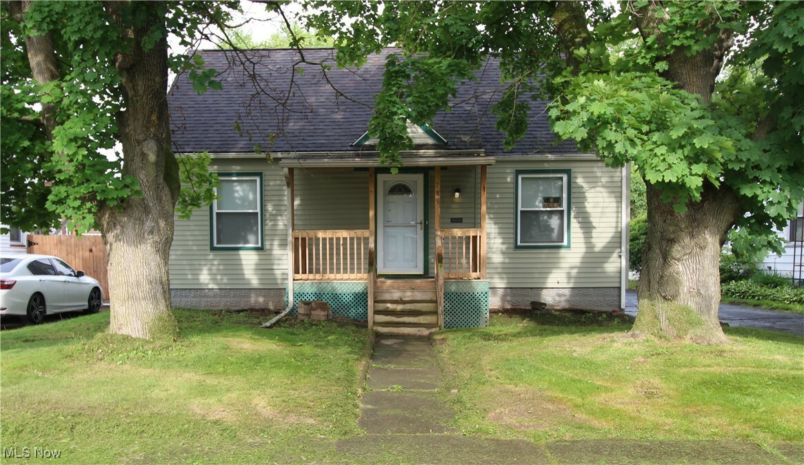 Property Photo:  789 Meadowbrook Avenue SE  OH 44484 