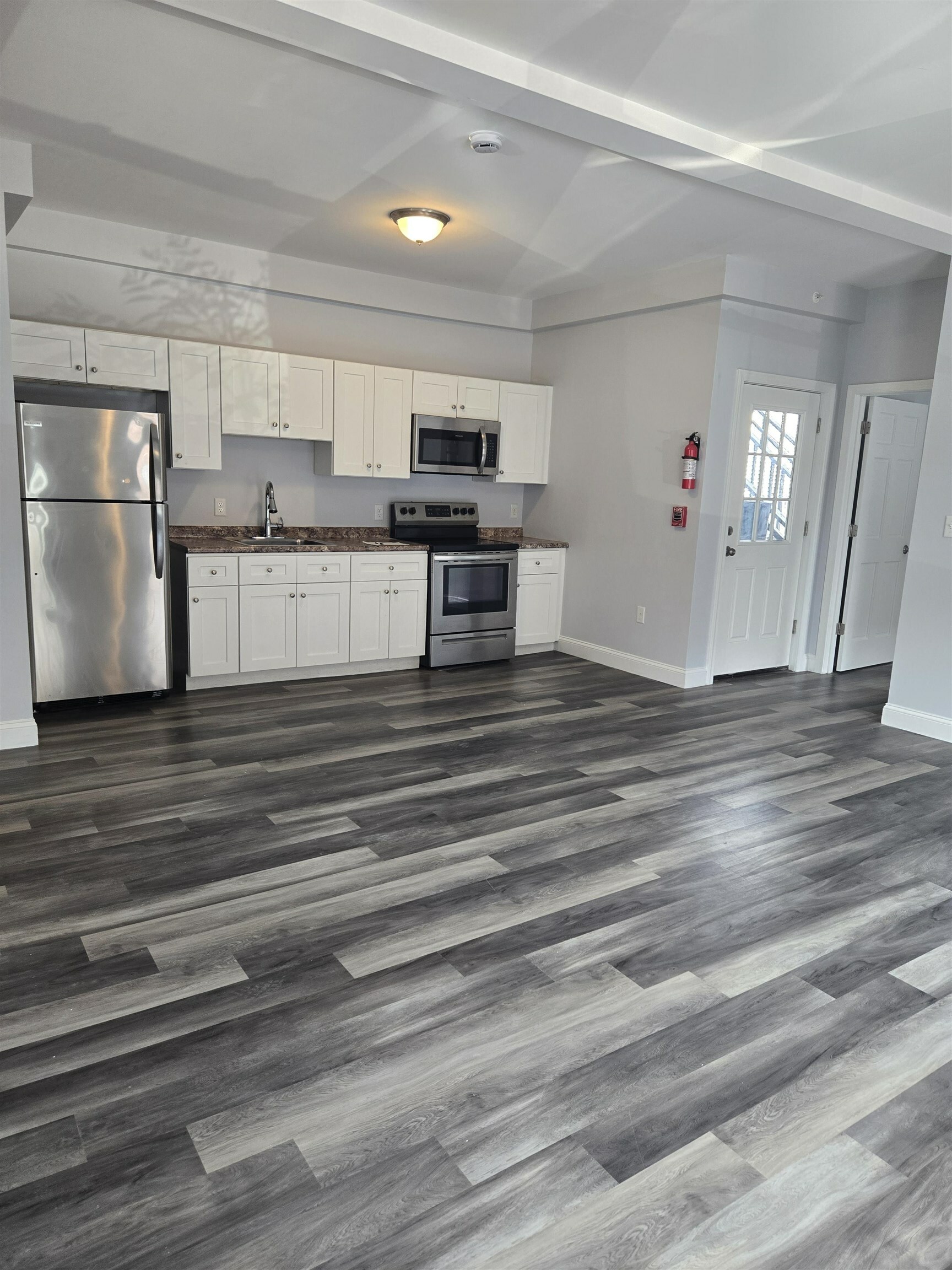 Property Photo: 165-1 W Hancock Street NH 03104