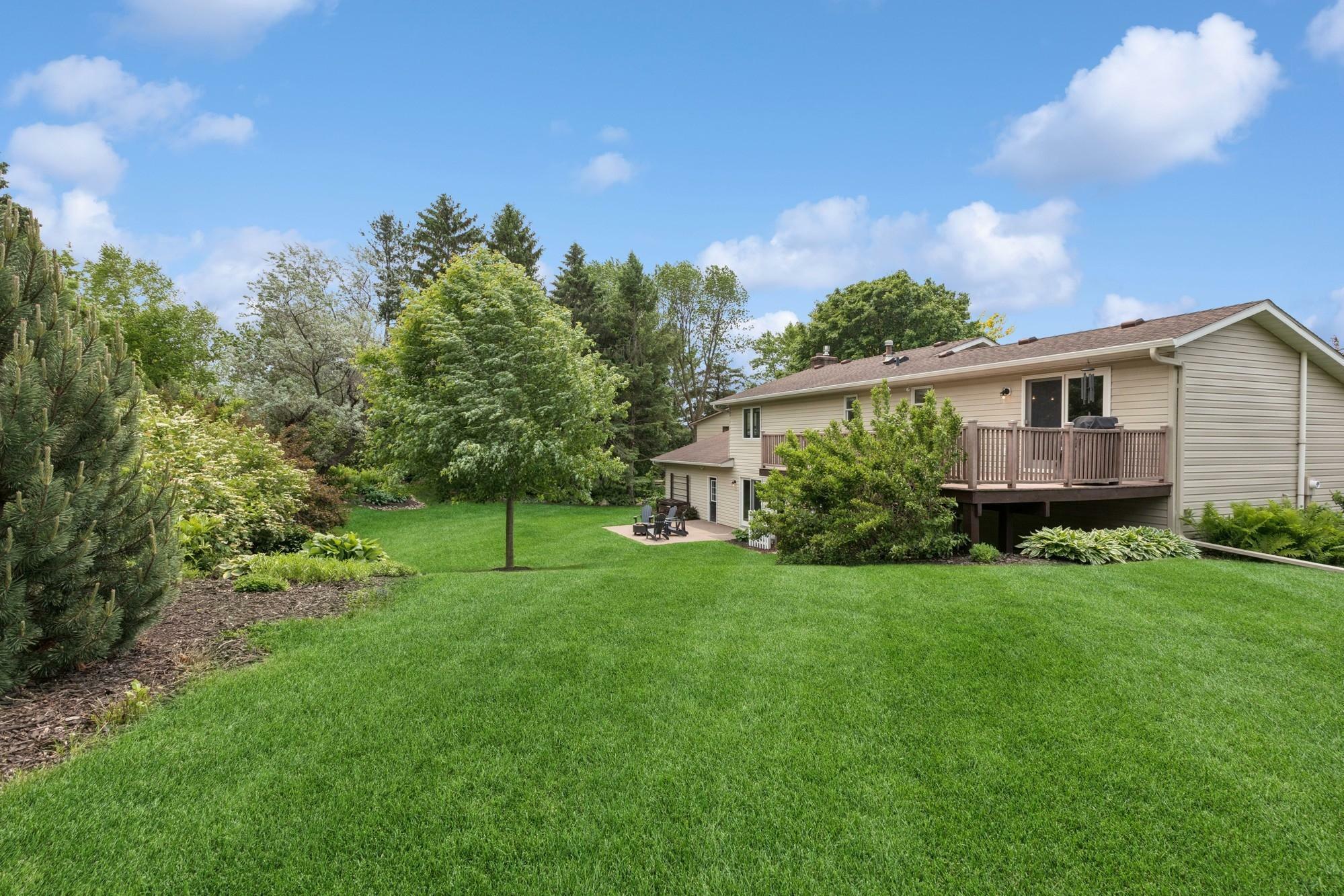 Property Photo: 1420 Pioneer Court MN 55057