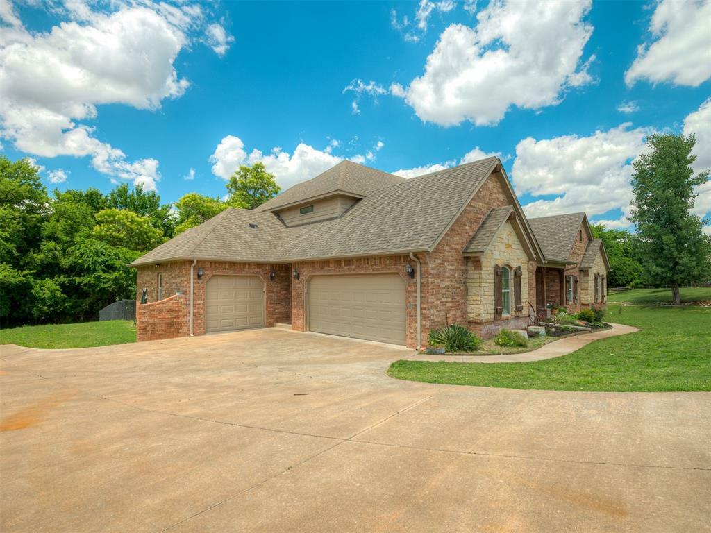 Property Photo: 13505 Shady Pine Circle OK 73025