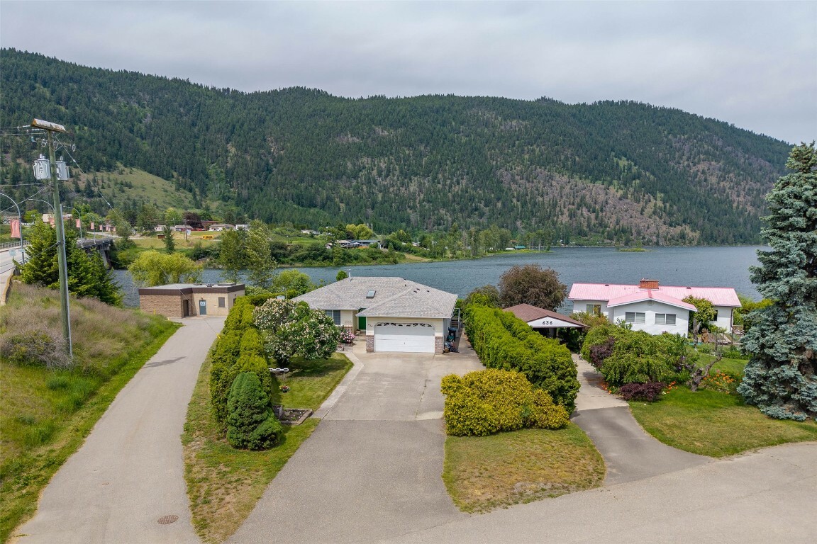 Property Photo: 634 Hysop Place BC V0E 1M0