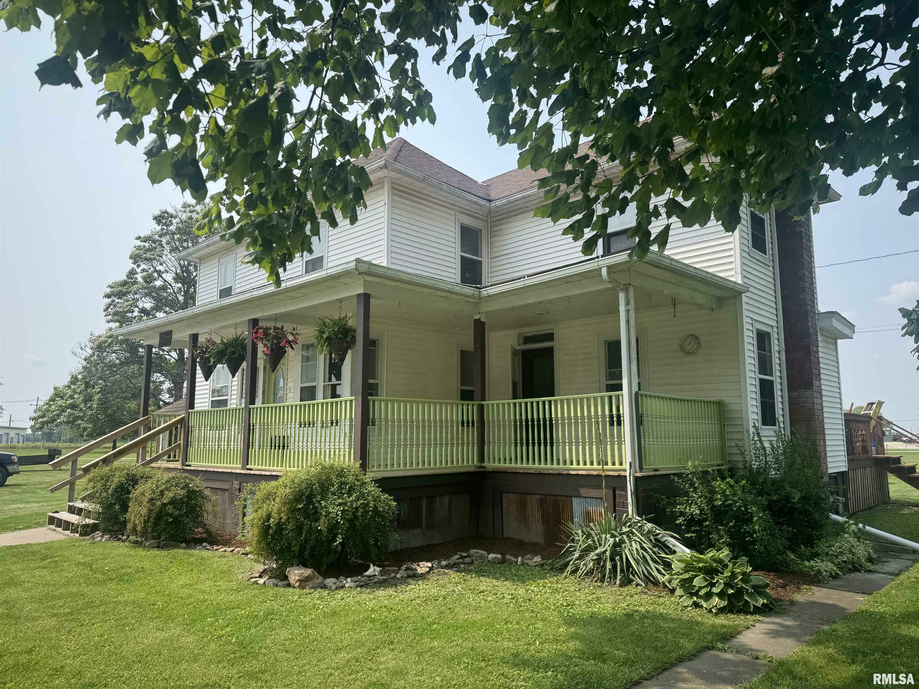 Property Photo:  106 Walnut Street  IL 61415 