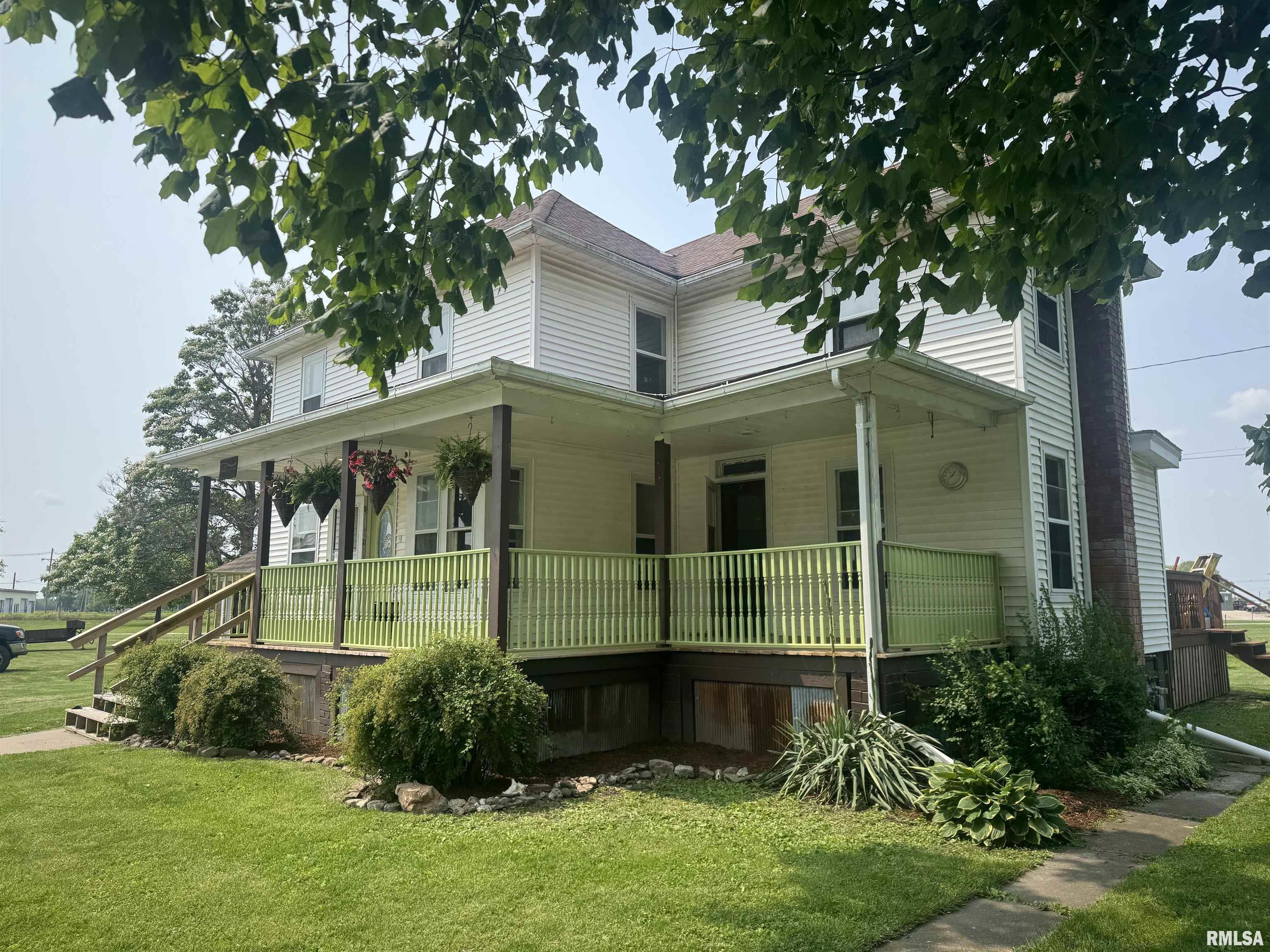 Property Photo:  106 Walnut Street  IL 61415 