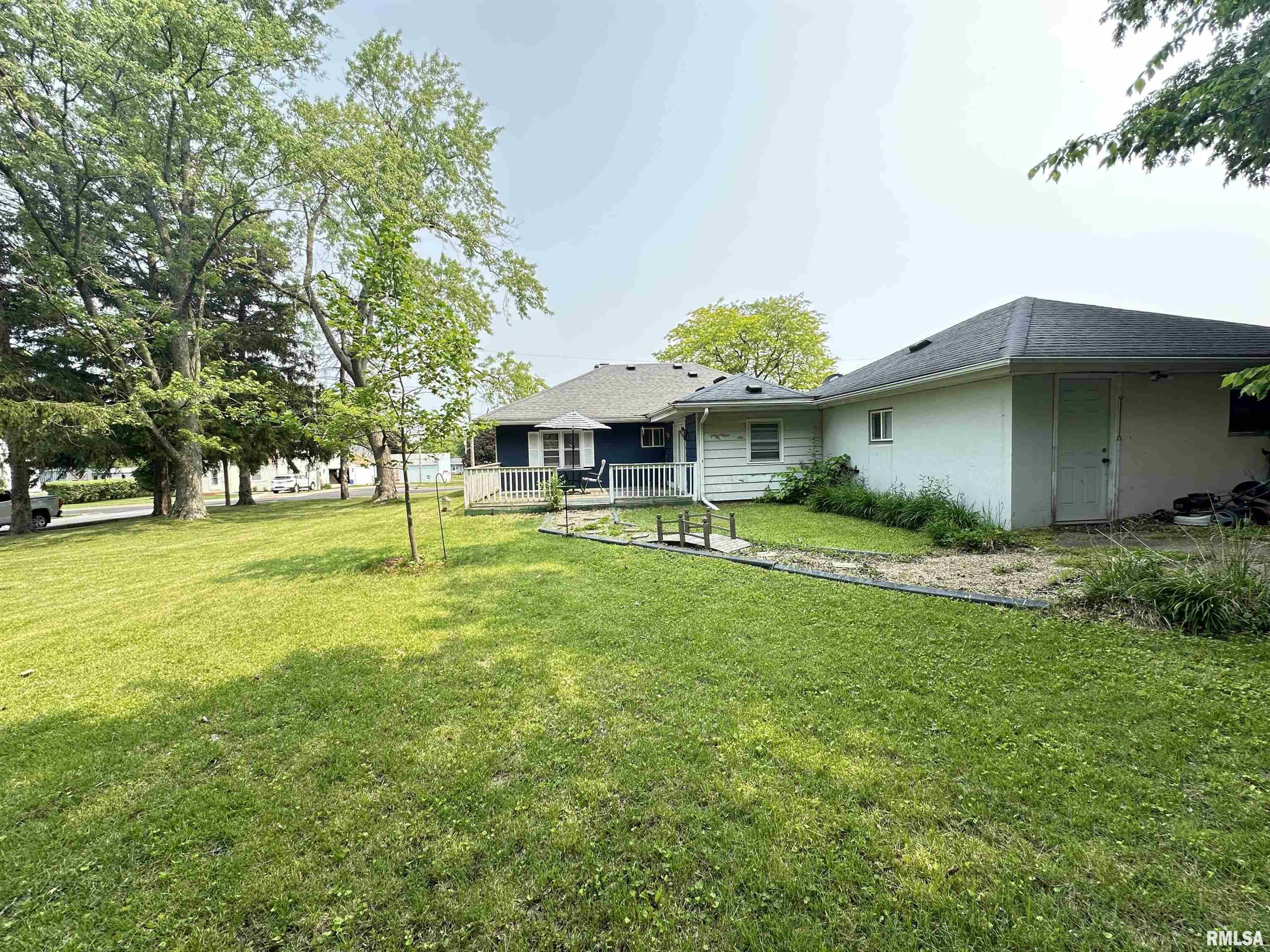 Property Photo: 402 W Tower Street IL 61530