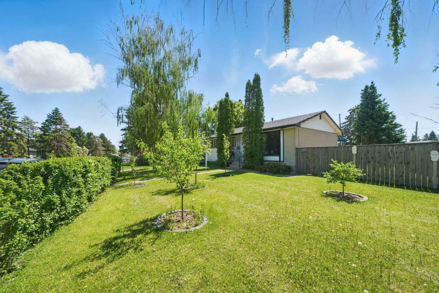 Property Photo: 5107 Forego Avenue SE AB T2A 2C7