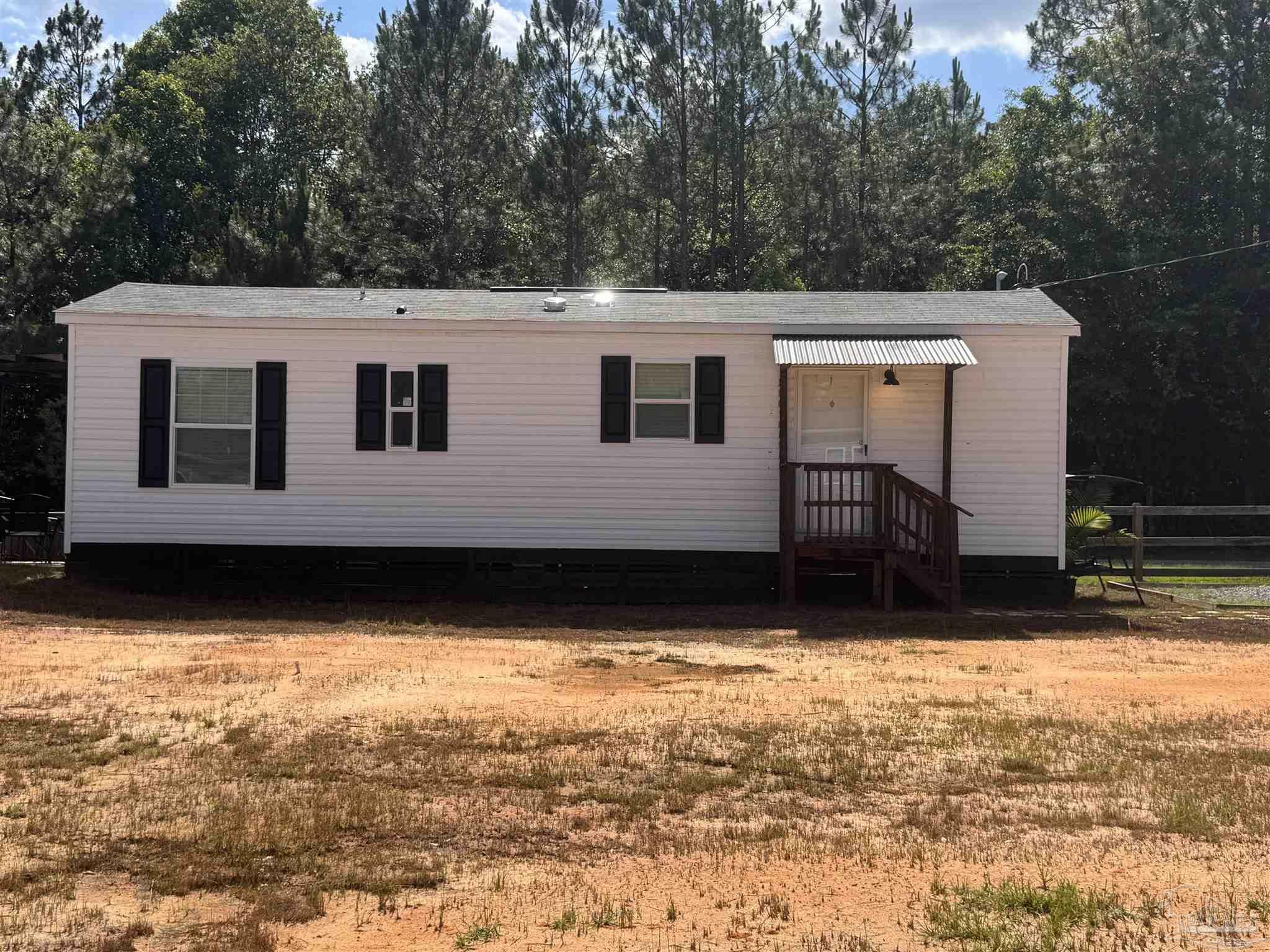 Property Photo: 1573 W Detroit Blvd FL 32534