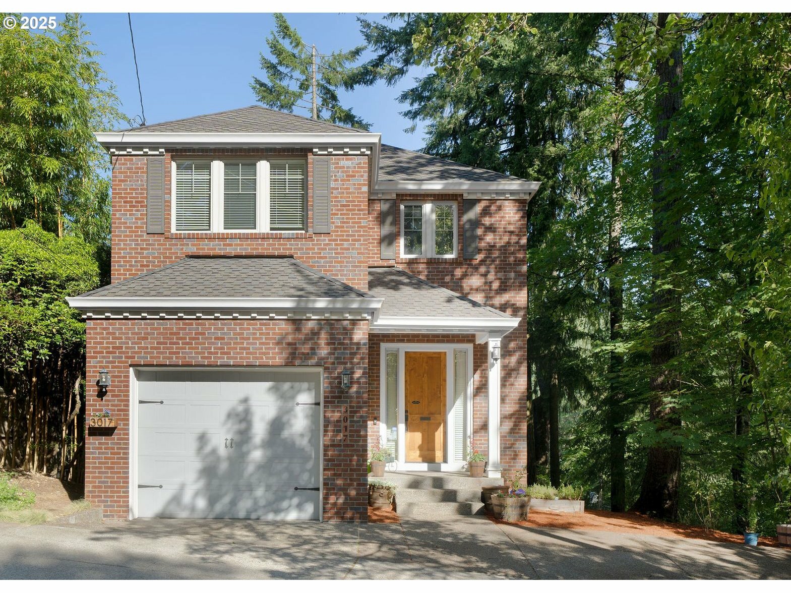 Property Photo: 3017 SW Fairview Blvd OR 97205