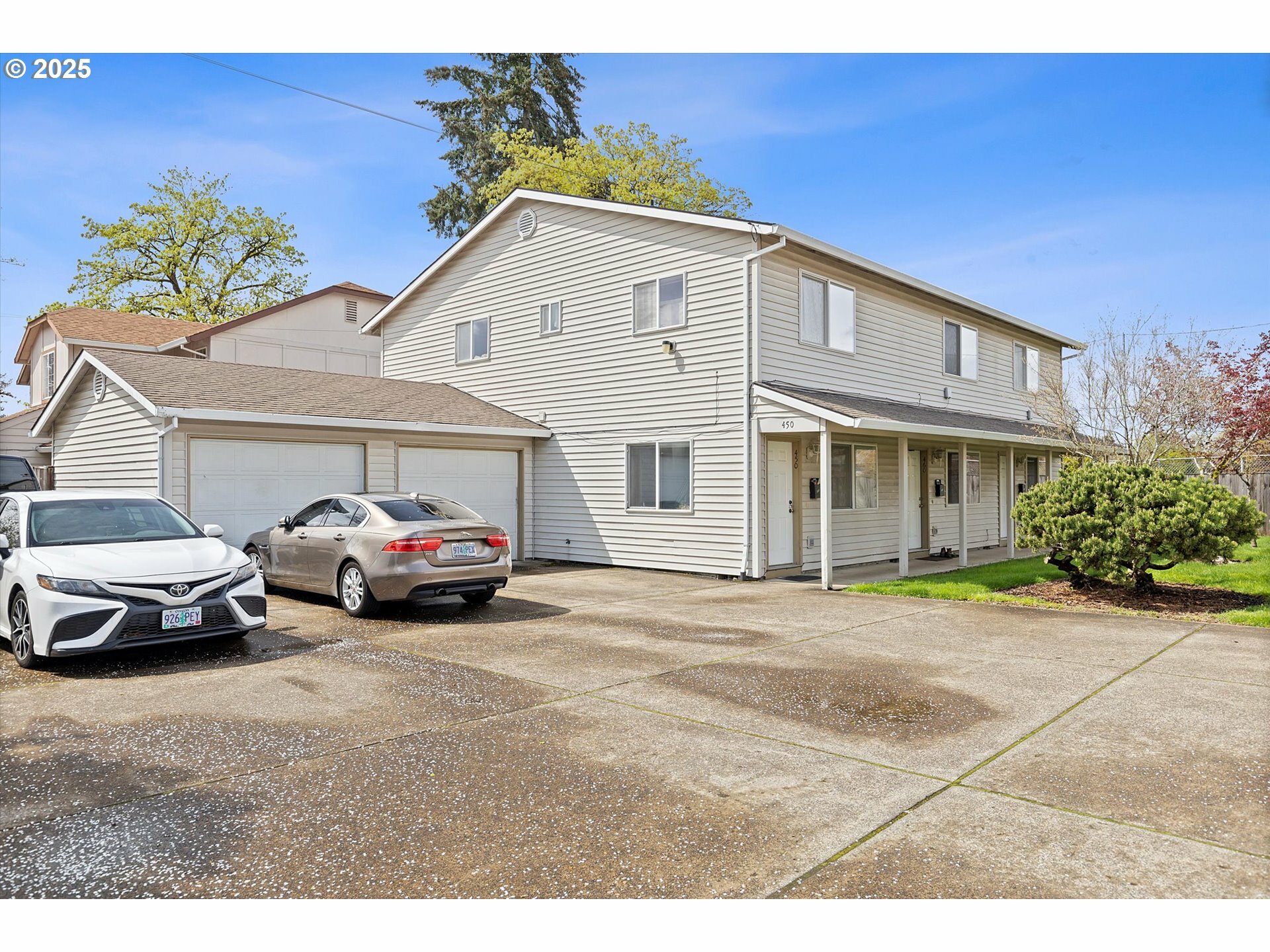 Property Photo: 450 W Gloucester St OR 97027