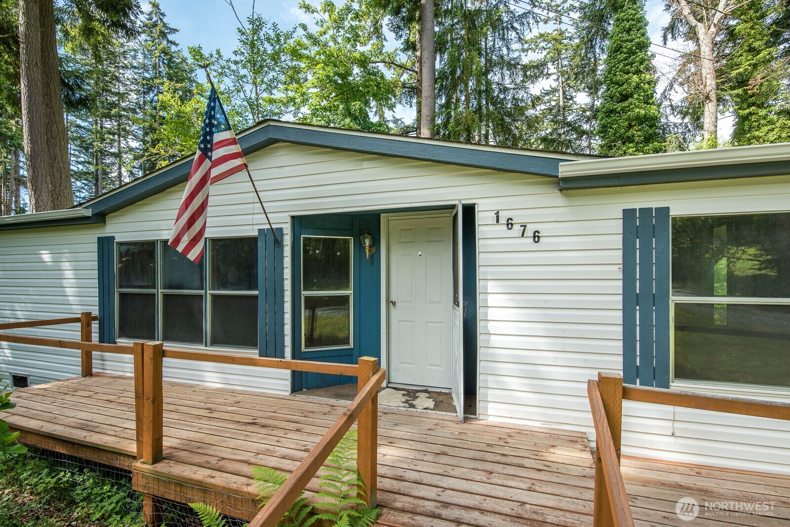 Property Photo:  1676  Oak Ridge Dr  WA 98282 