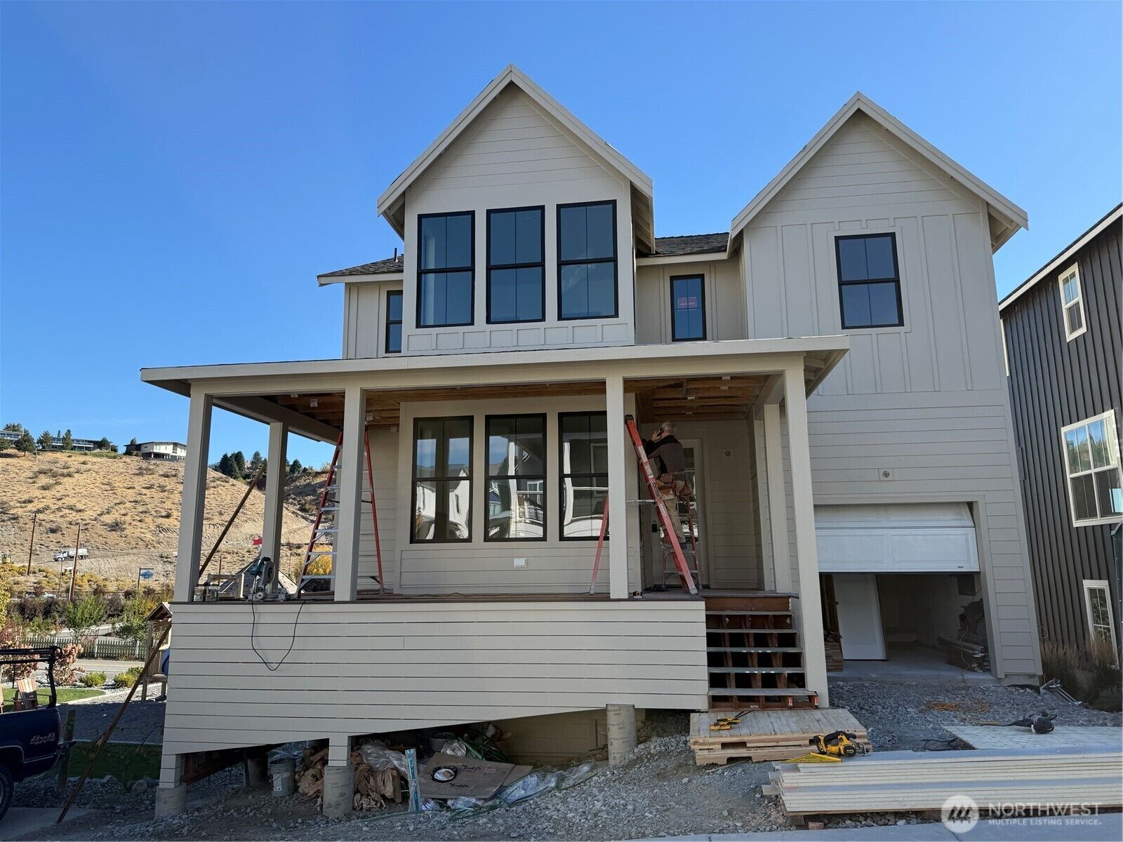Property Photo: 203 Bluebell Court WA 98816