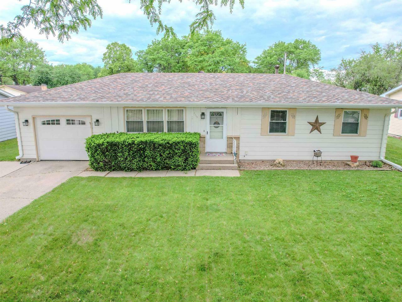 Property Photo: 2744 Scotties Drive WI 53511