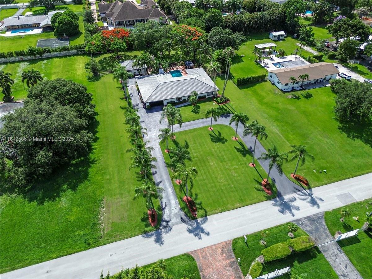 Property Photo:  3030 SW 117th Ave  FL 33330 