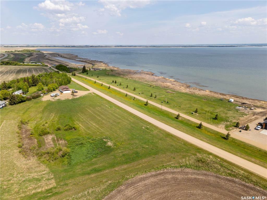 Property Photo:  750 Lakeshore Drive  SK S0M 1X0 