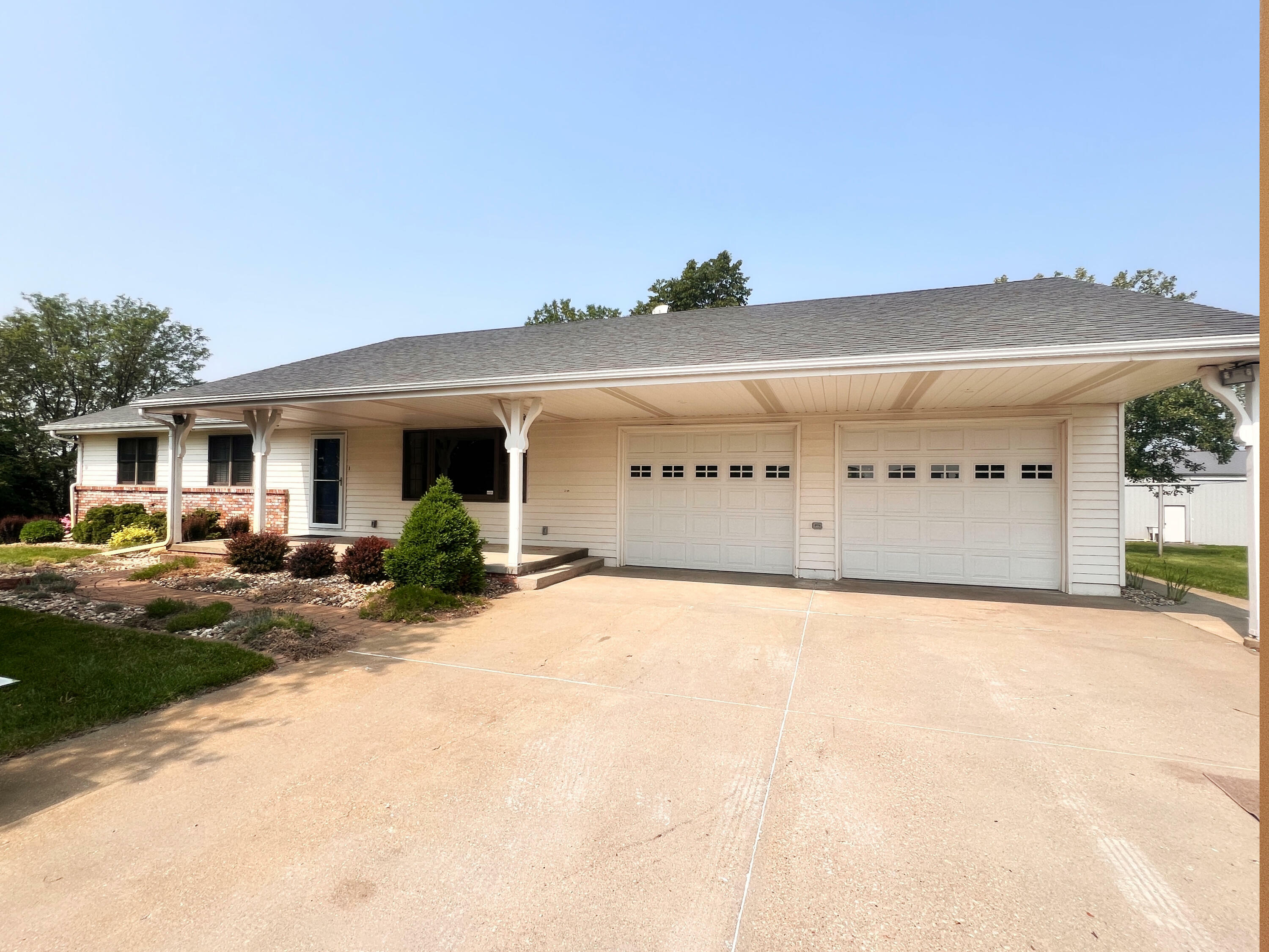 18708 238th  Street  Council Bluffs IA 51503 photo
