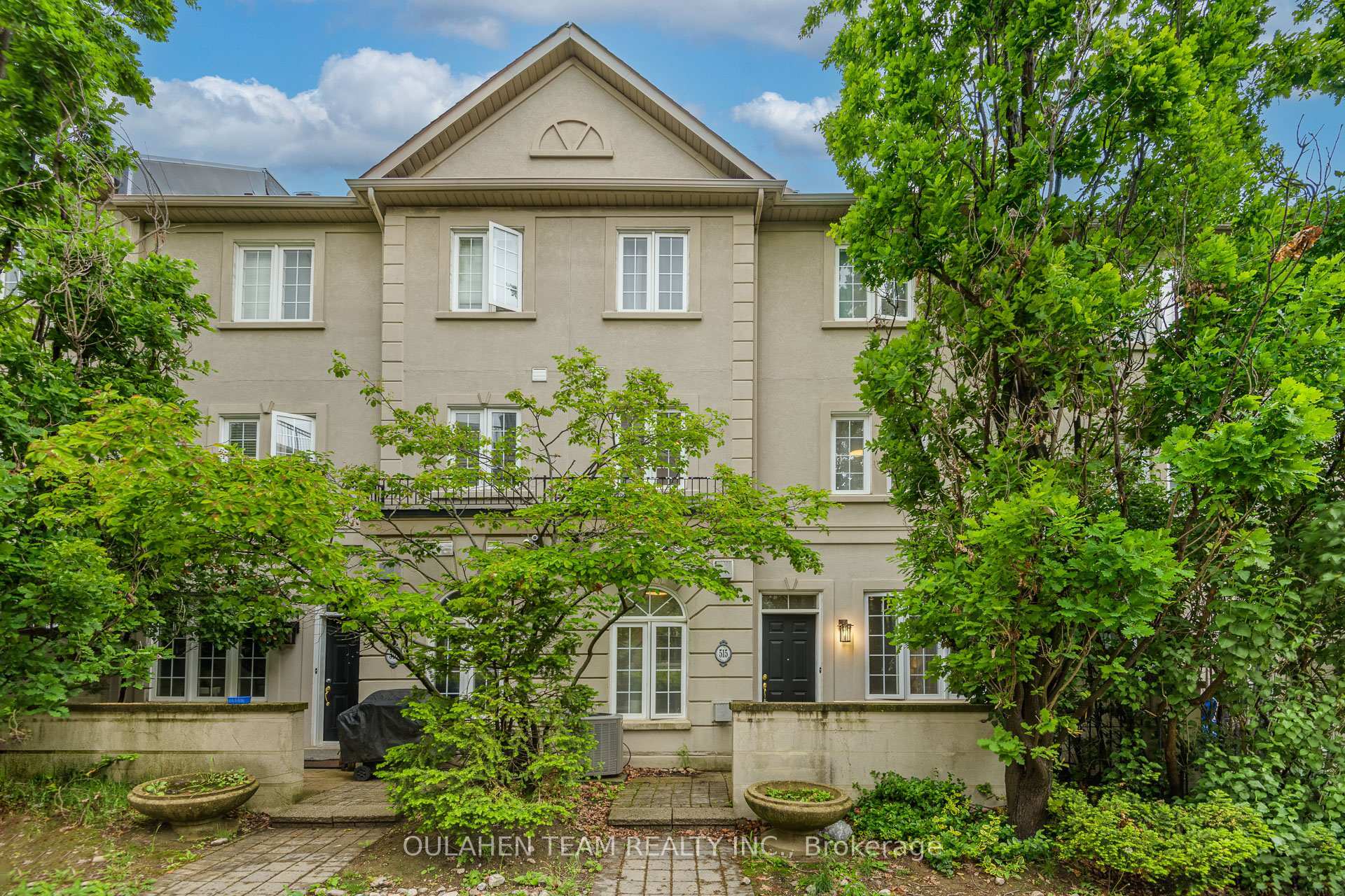 Property Photo: 11 Everson Drive 515 ON M2N 7B9