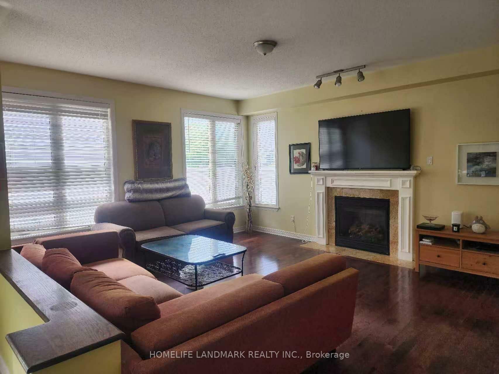 Property Photo: 919 Longfields Drive ON K2J 5K6