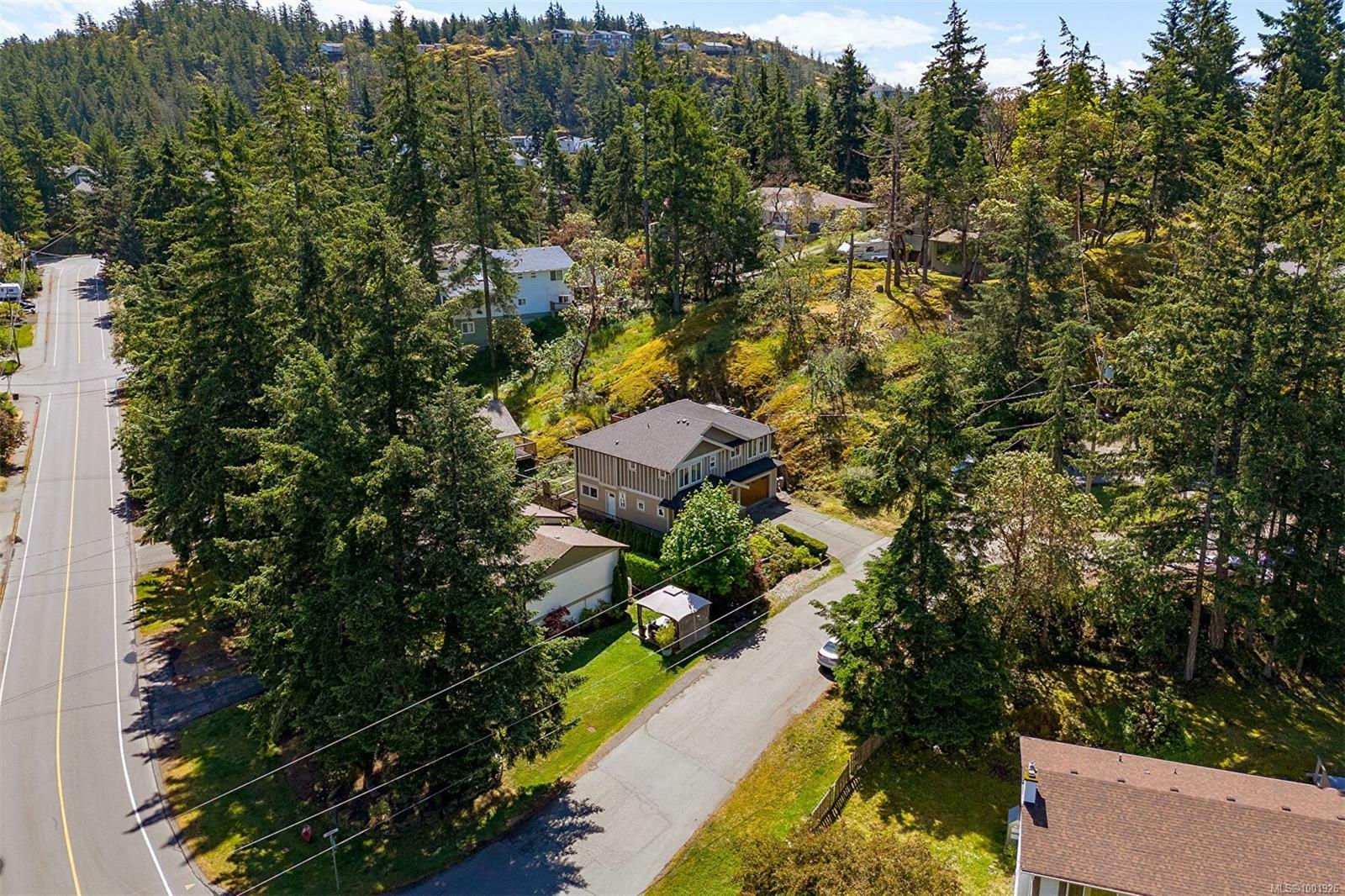 Property Photo: 101 Dorval Pl BC V9B 5A7