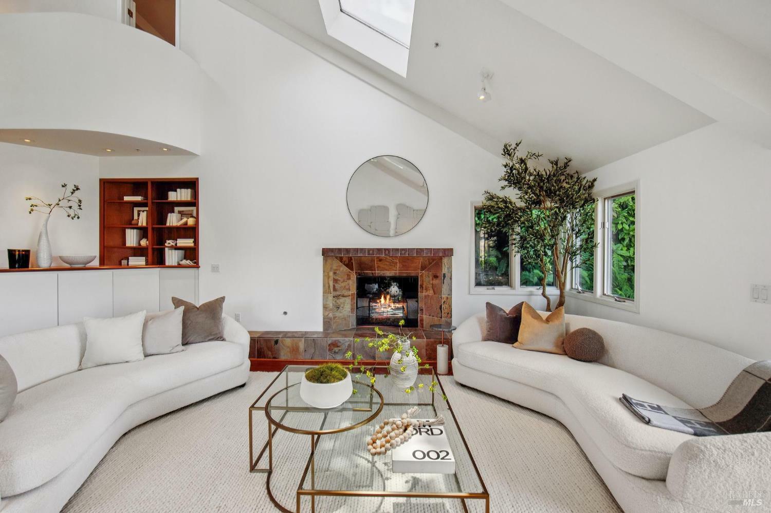 Property Photo:  84 Eastview Avenue  CA 94920 