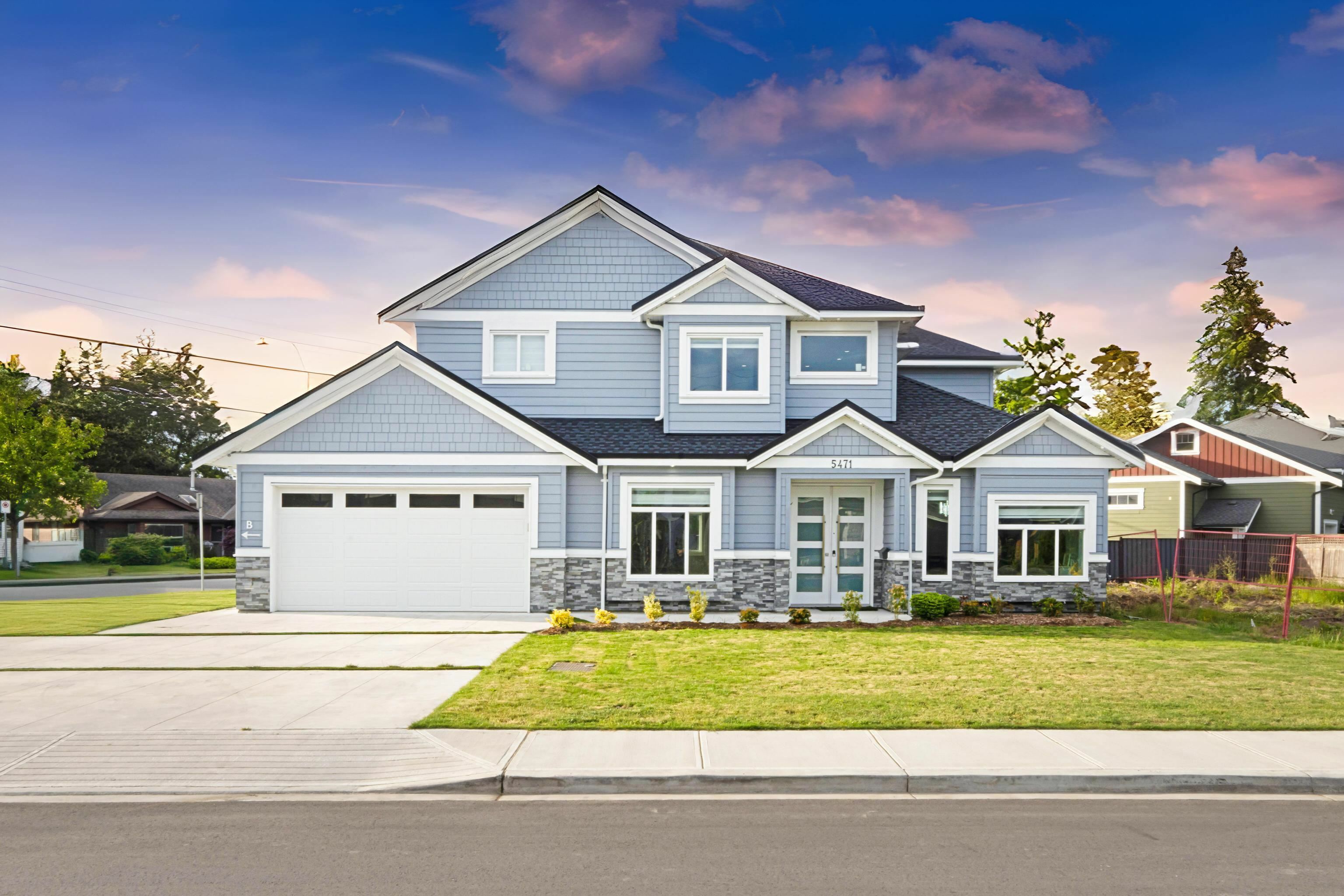 Property Photo: 5471 52 Avenue BC V4K 2C6