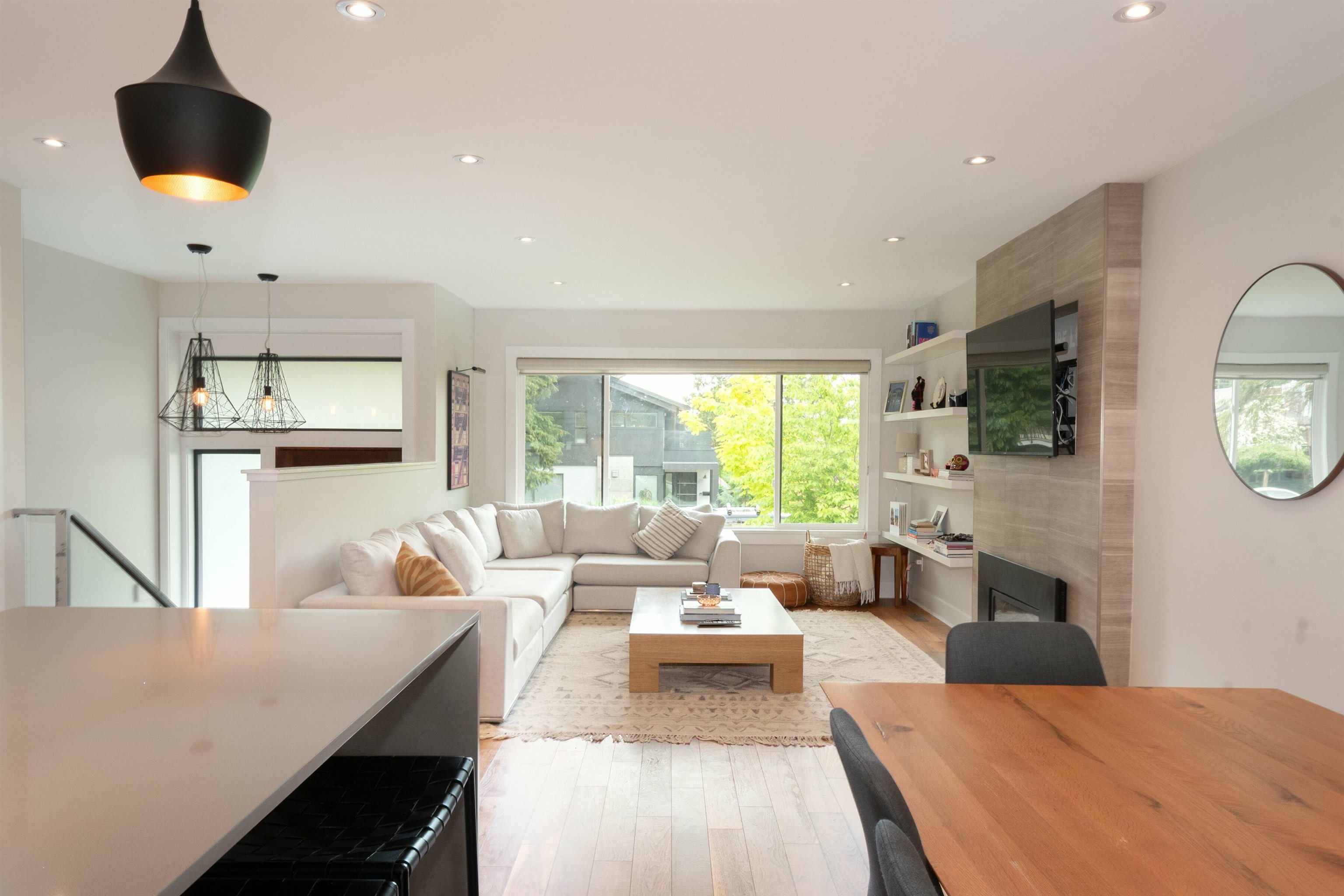 Property Photo: 328 E 22nd Street BC V7L 3C7