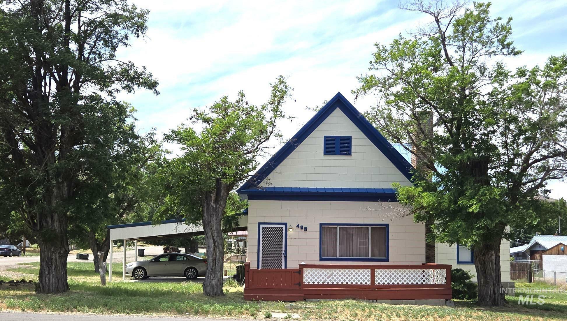 Property Photo: 495 1st St East OR 97907