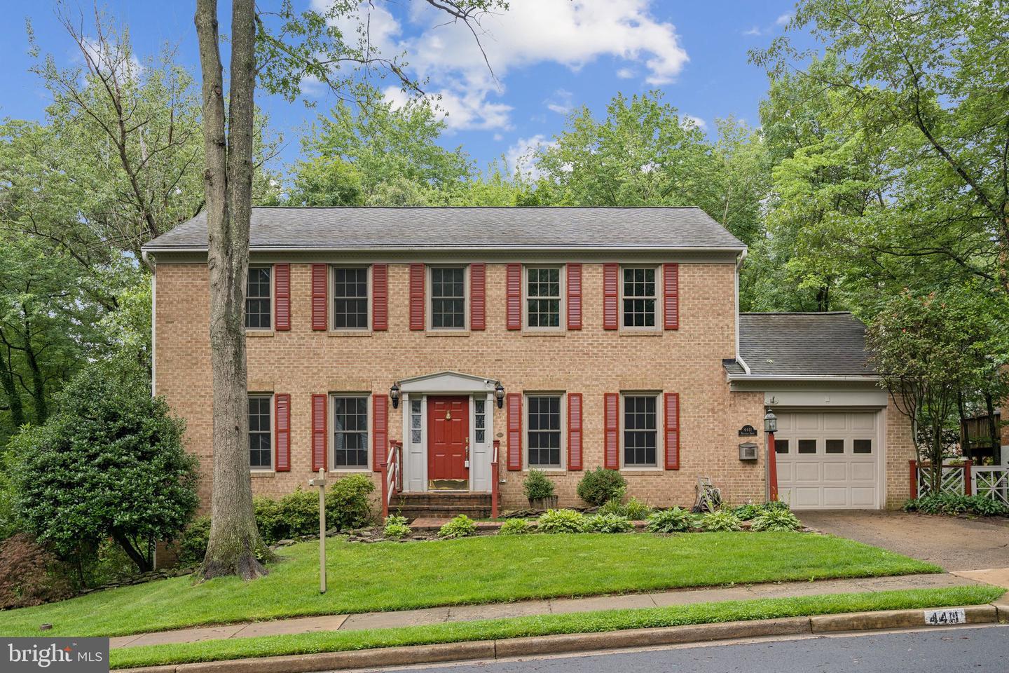 Property Photo: 4411 Boxwood Drive VA 22025
