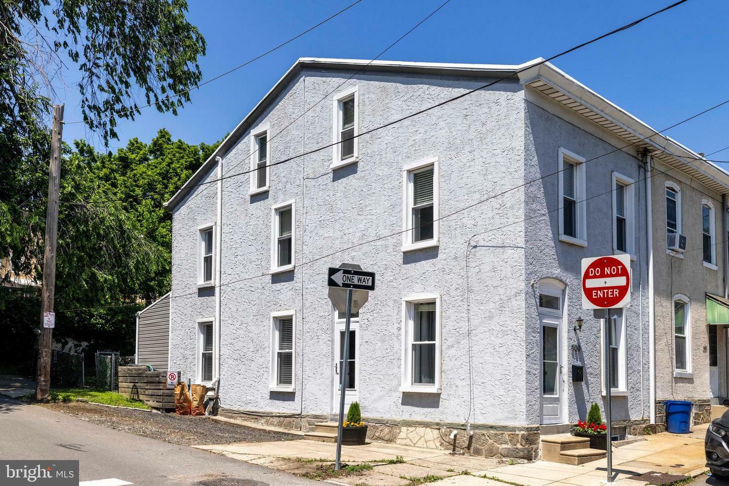 400 Delmar Street  Philadelphia PA 19128 photo