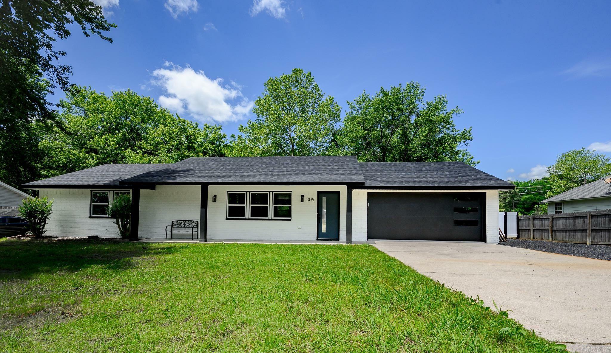 306 Gary Dr.  Mena AR 71953 photo