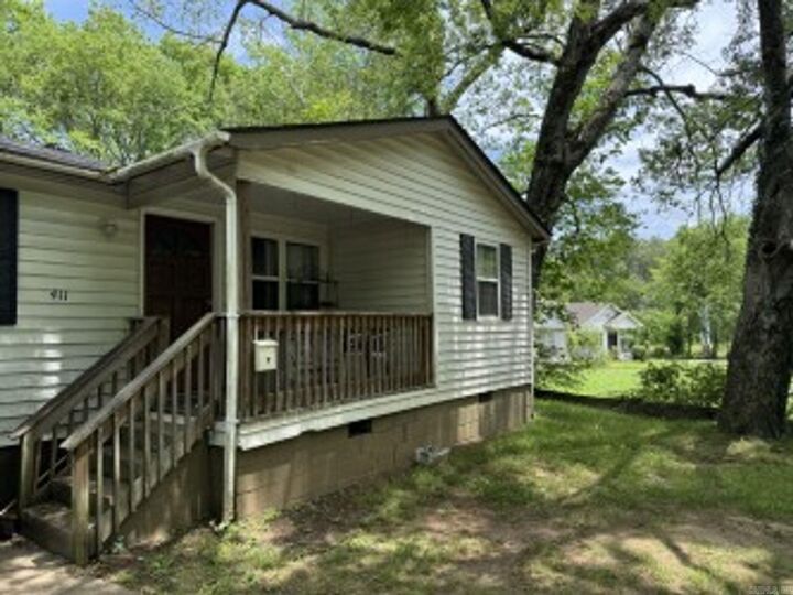 Property Photo:  411 Palmetto Street  AR 71901 