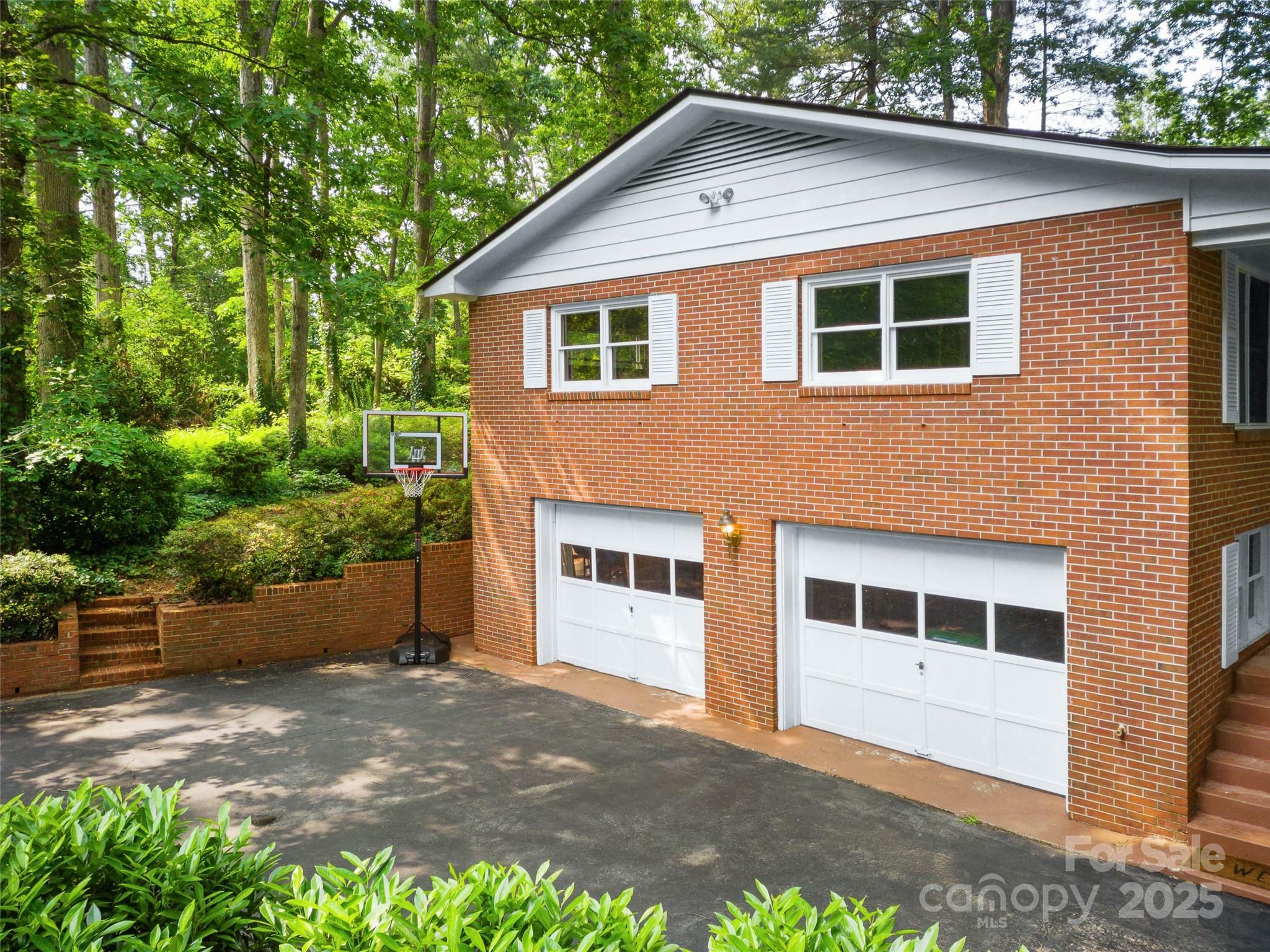 Property Photo: 251 Sherwood Lane NC 28791