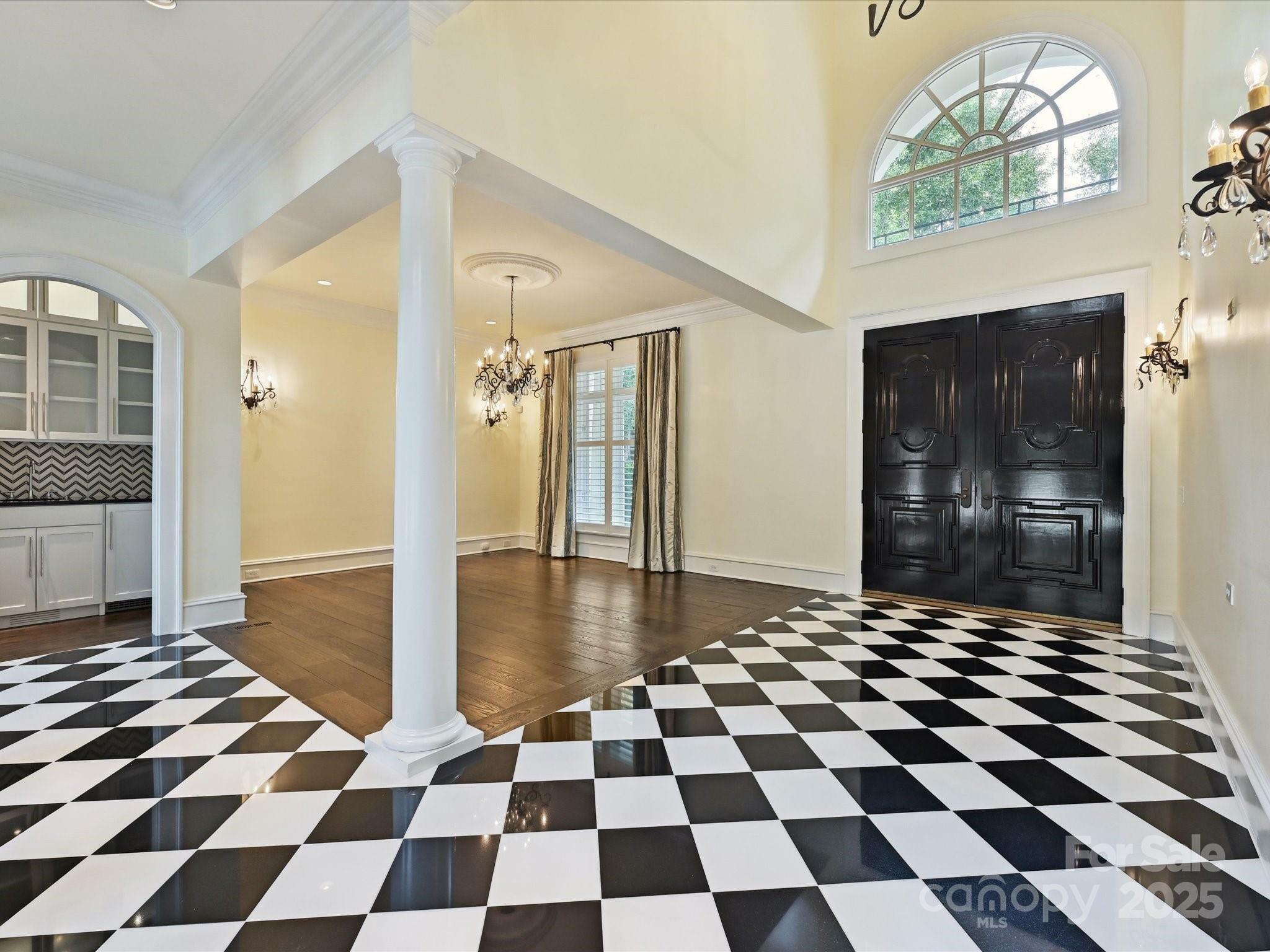 Property Photo: 4300 Cameron Oaks Drive NC 28211