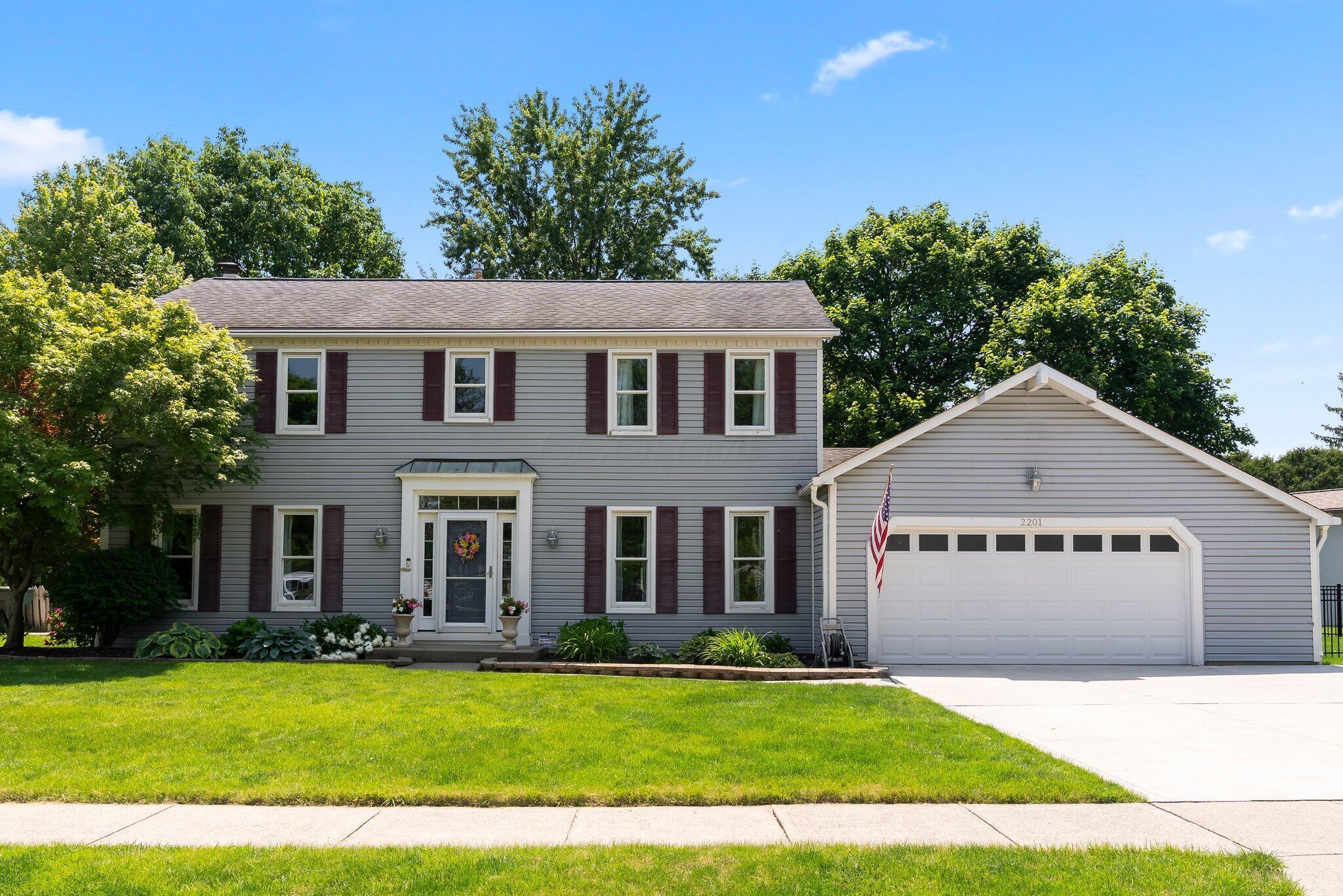 Property Photo:  2201 Stratingham Drive  OH 43016 