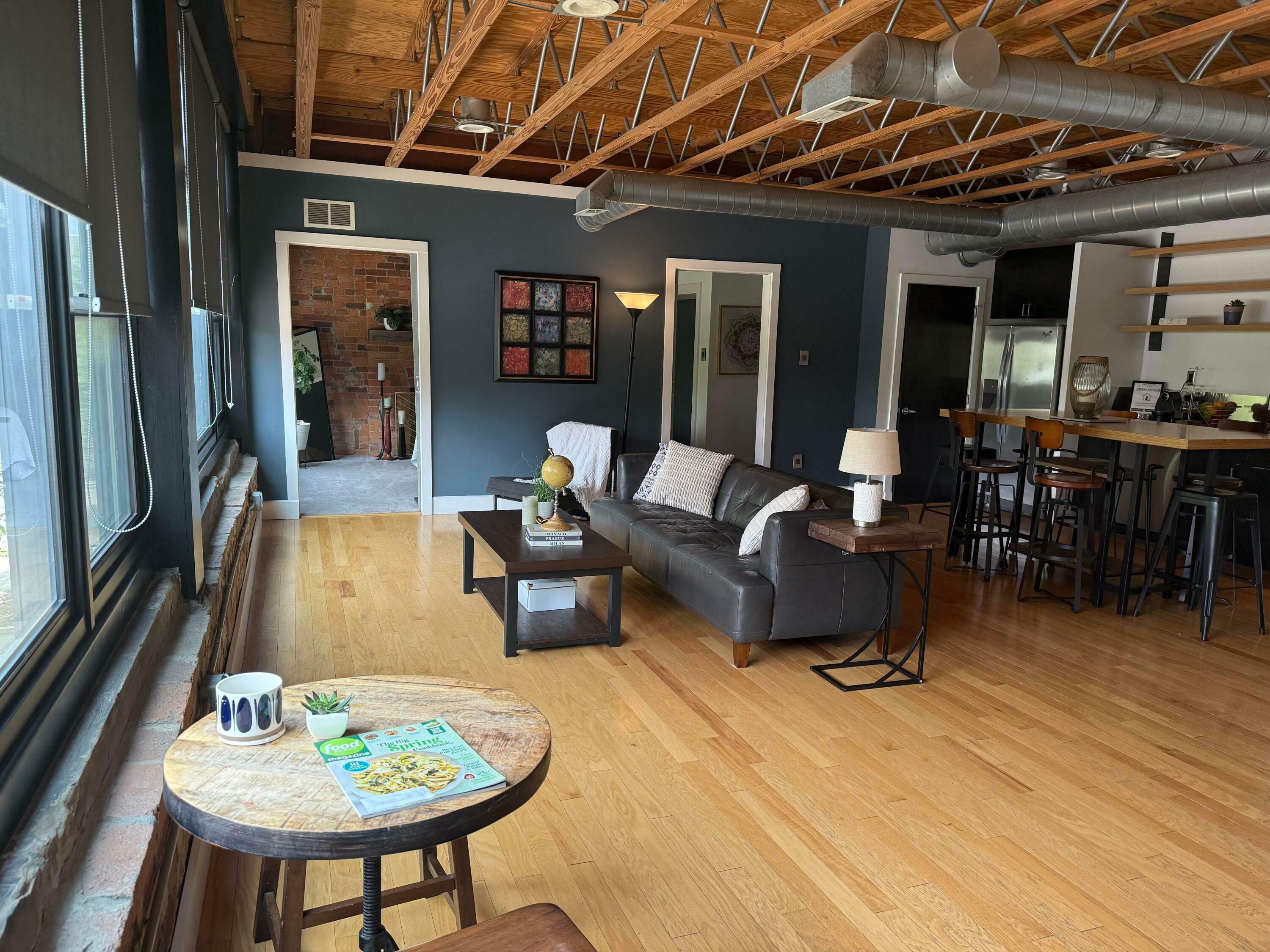 Property Photo: 956 N High Street OH 43201