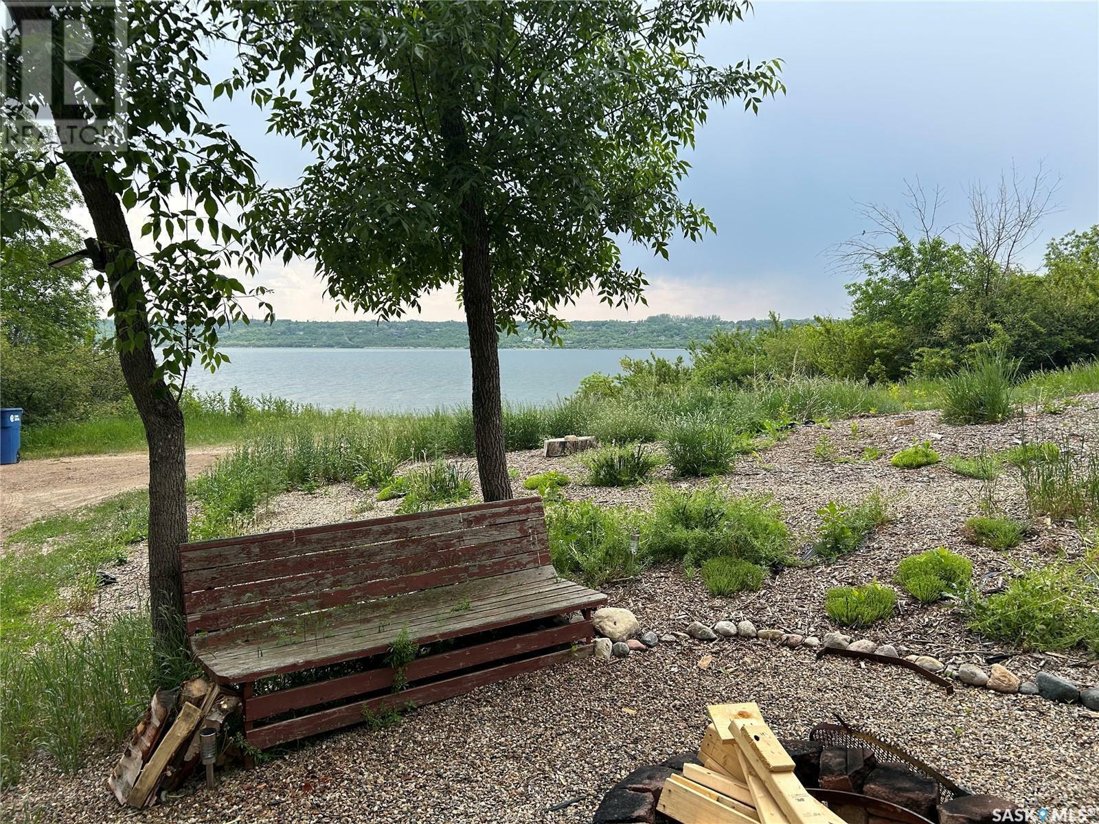 Property Photo: 718 Lakeview Crescent SK S0G 4L0