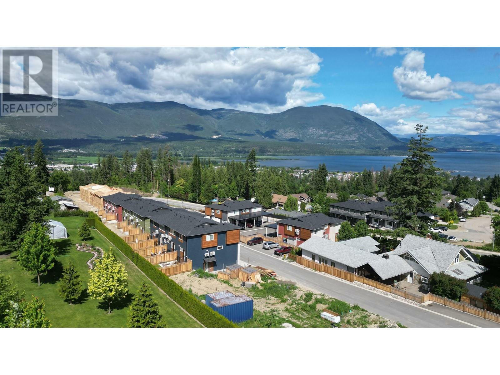 981 12 Street Southeast 35  Salmon Arm BC V1E 2C8 photo
